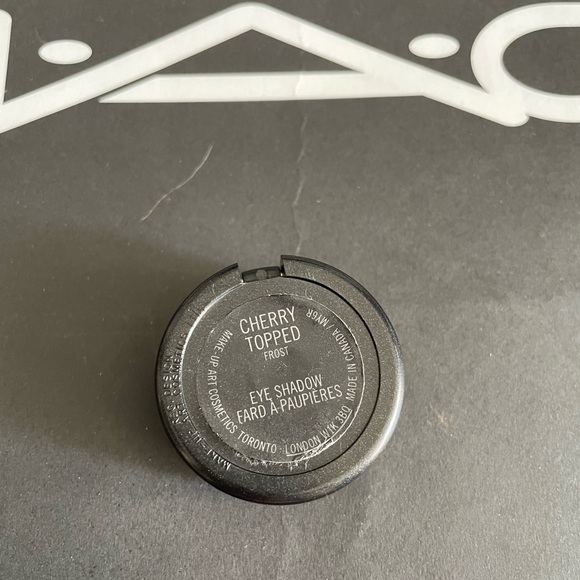 MAC Eyeshadow in Cherry Topped - Picture 2 of 4